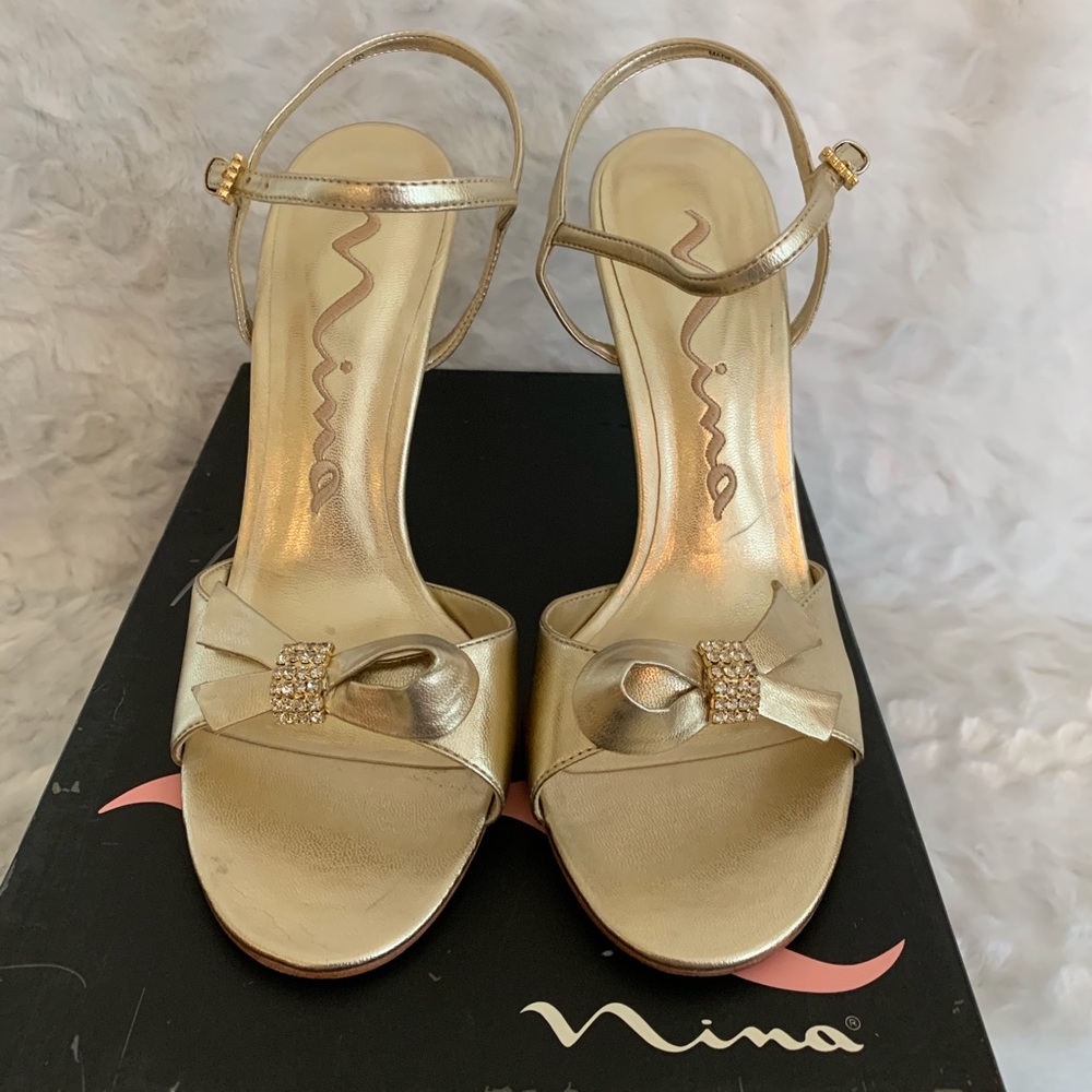 NWT Nina Gold Leather Sandals w/ Rhinestone Trim